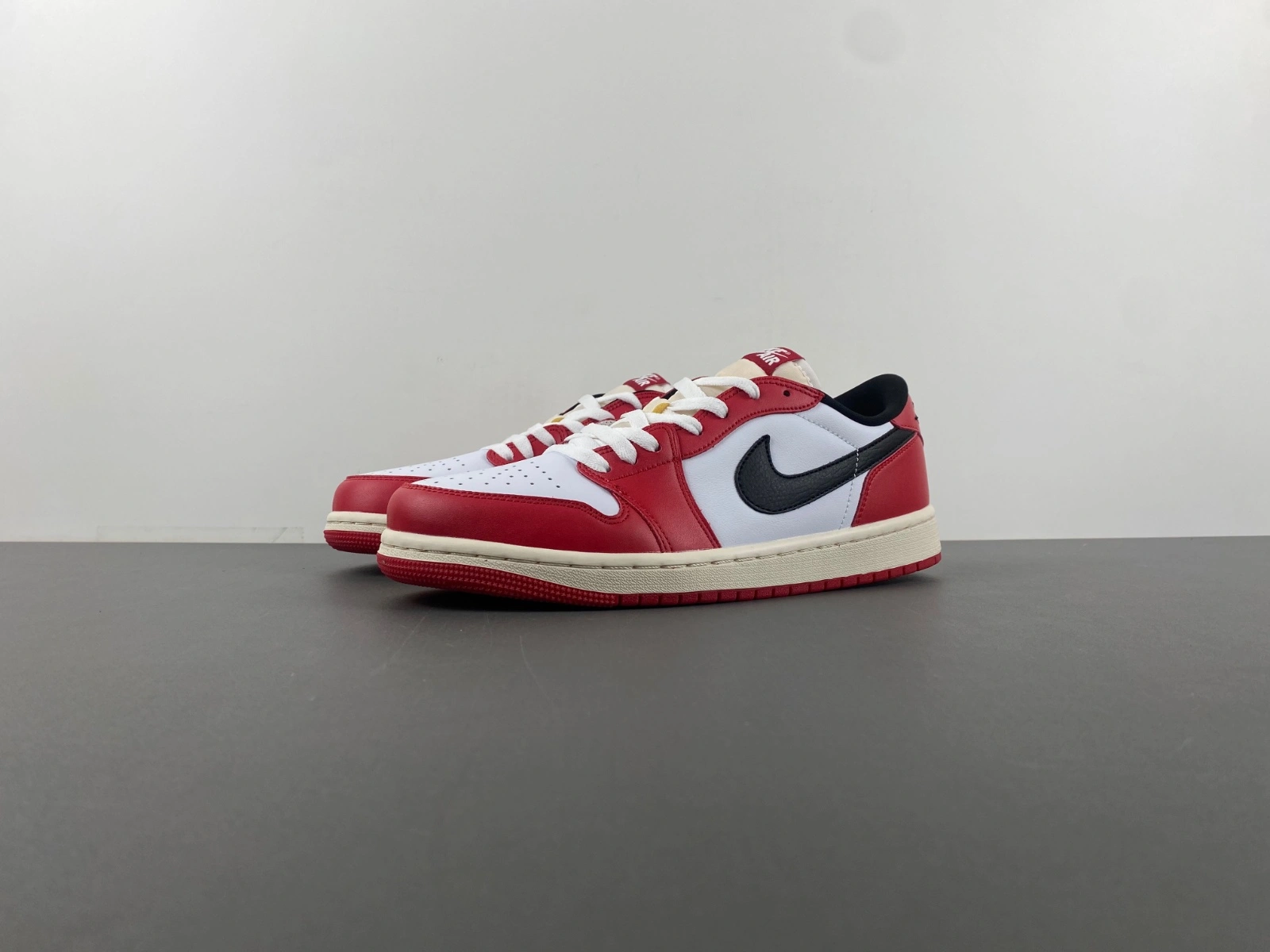 Air Jordan 1 Retro Low OG Chicago HQ6998- Timeless 1345