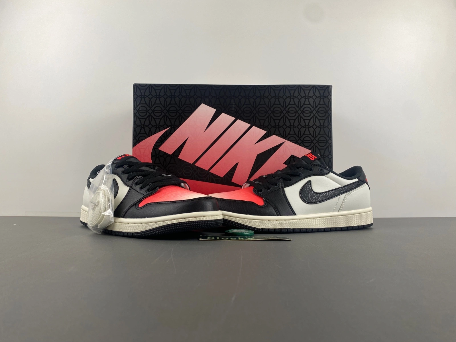 Air Jordan 1 Retro Low OG PSG Paris Saint-Germain HF8828- Bold 1350