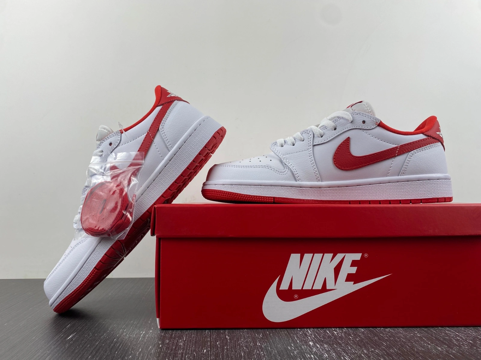 Air Jordan 1 Retro Low OG University Red CZ0790- Trendsetting 1456