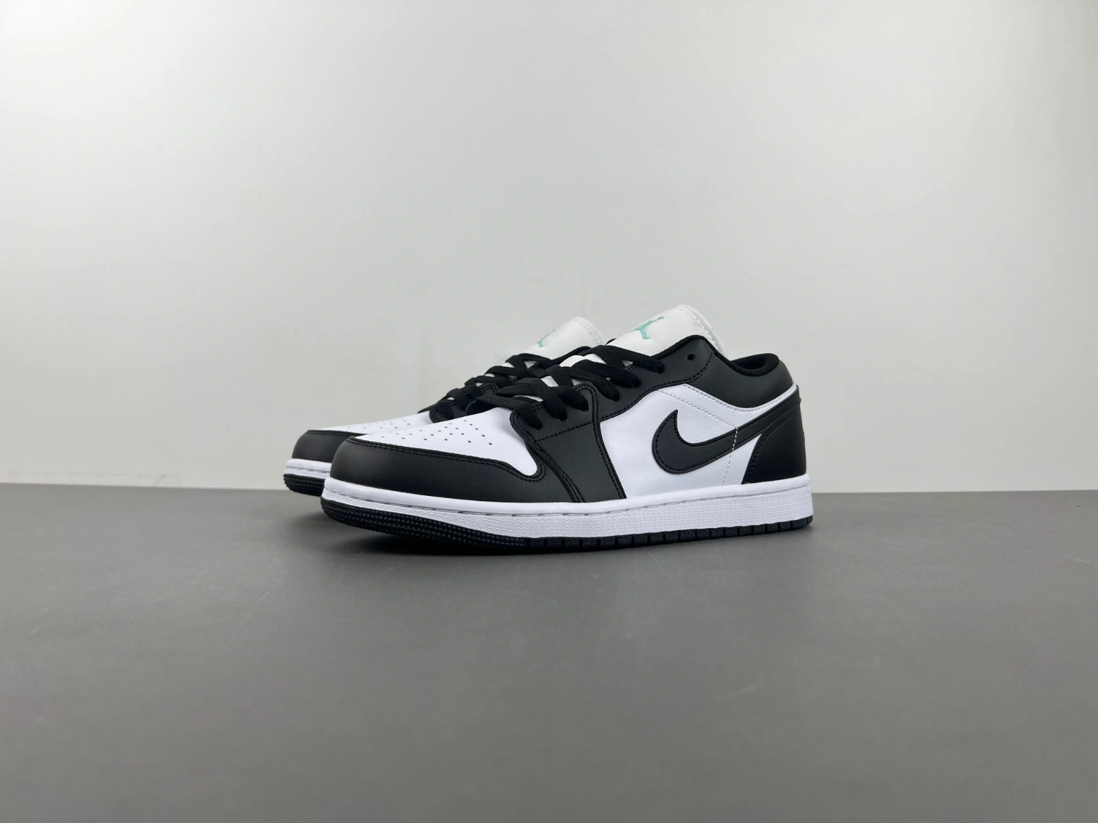 GoAnywhere Air Jordan 1 Retro Low Panda 5553558- 1343
