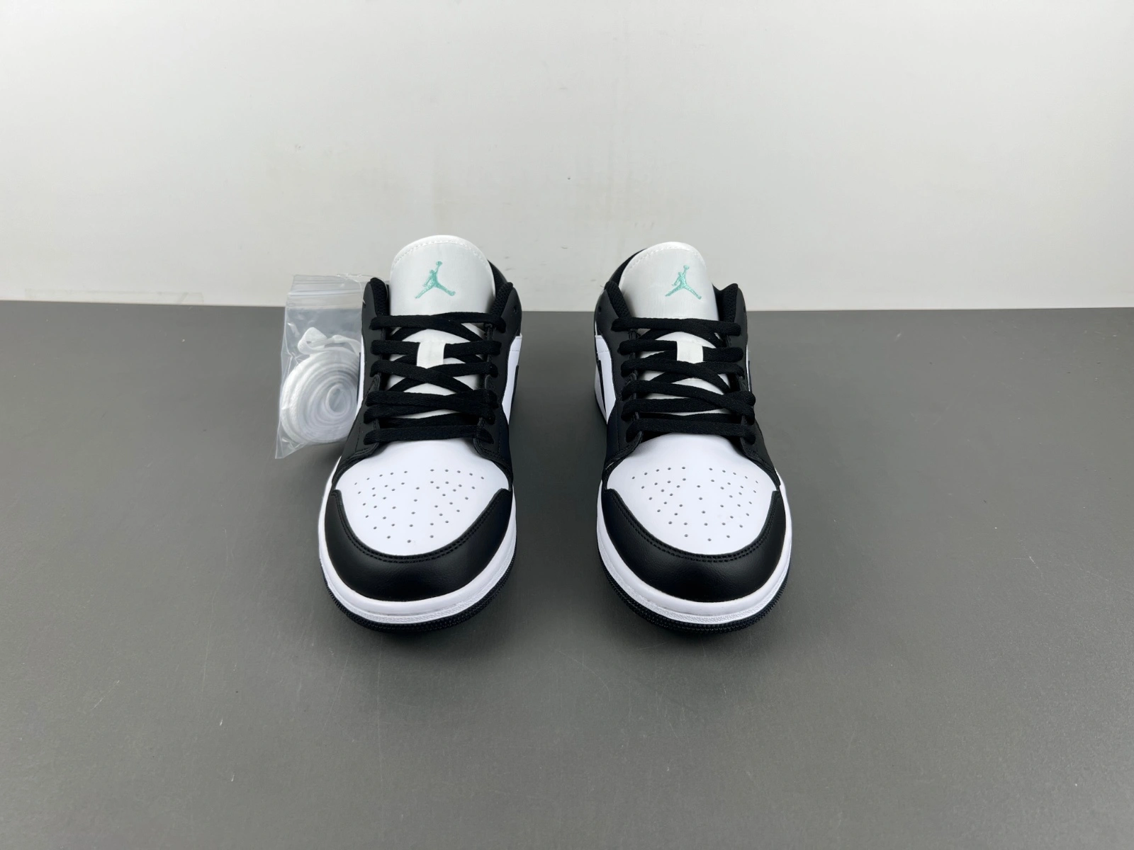 GoAnywhere Air Jordan 1 Retro Low Panda 5553558- 1343