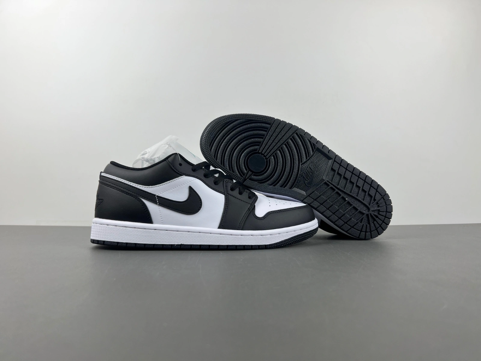 GoAnywhere Air Jordan 1 Retro Low Panda 5553558- 1343