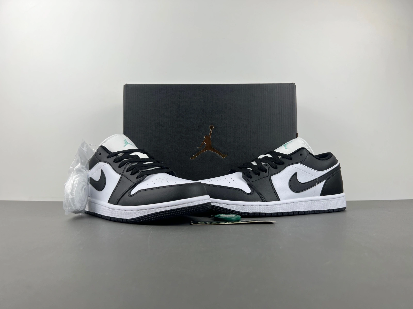 GoAnywhere Air Jordan 1 Retro Low Panda 5553558- 1343