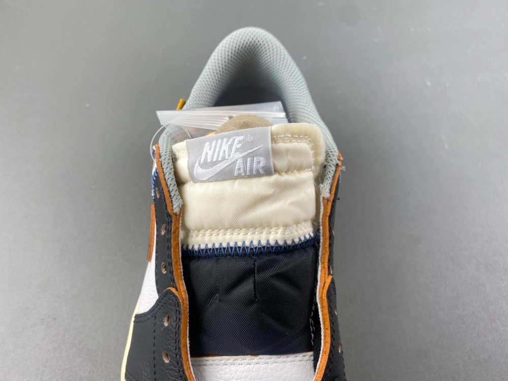 Air Jordan 1 Retro Low Union Los Angeles Black Toe SmoothTexture 1321