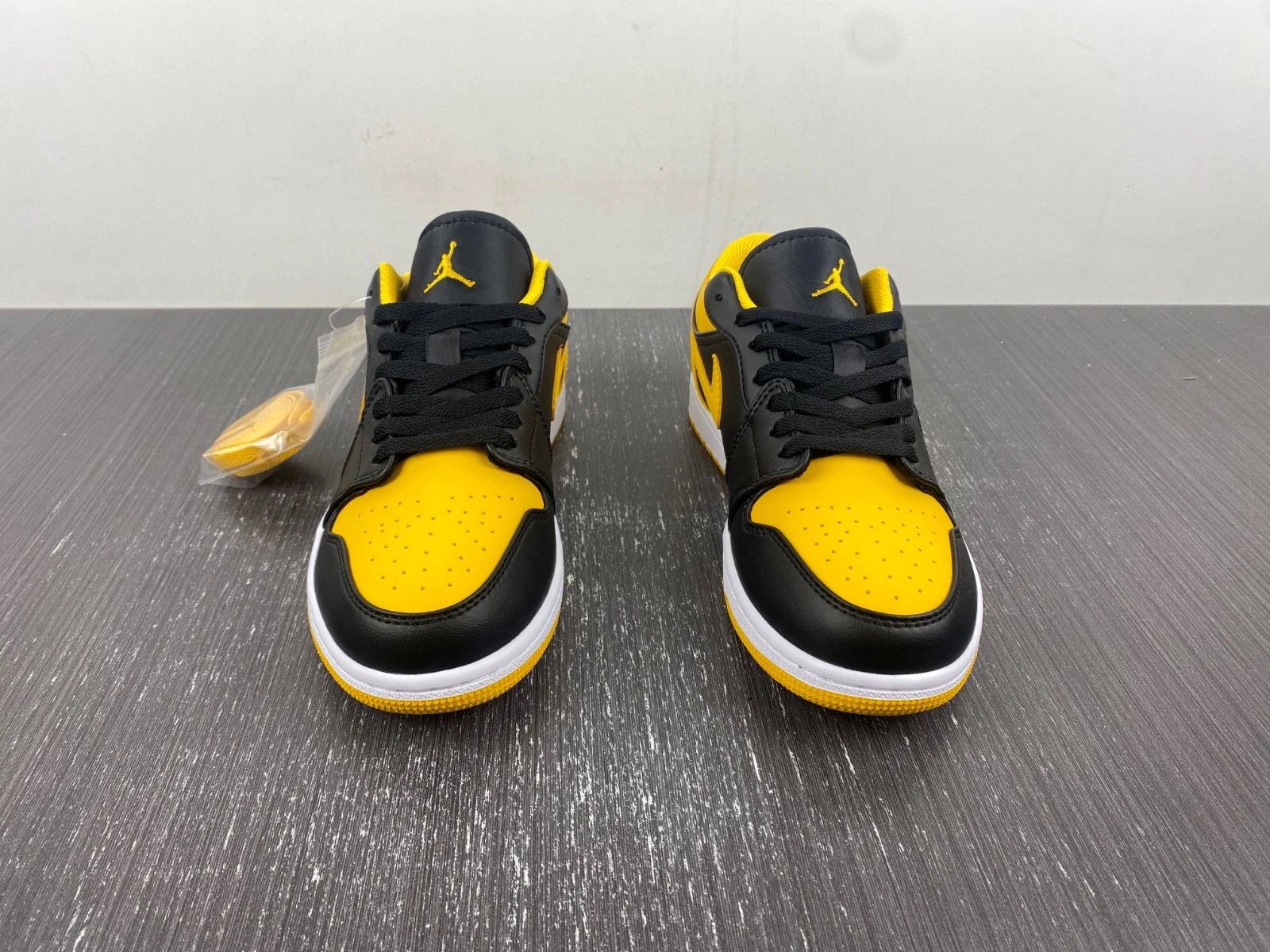 Unisex Air Jordan 1 Retro Low Yellow Toe 553558- 1499