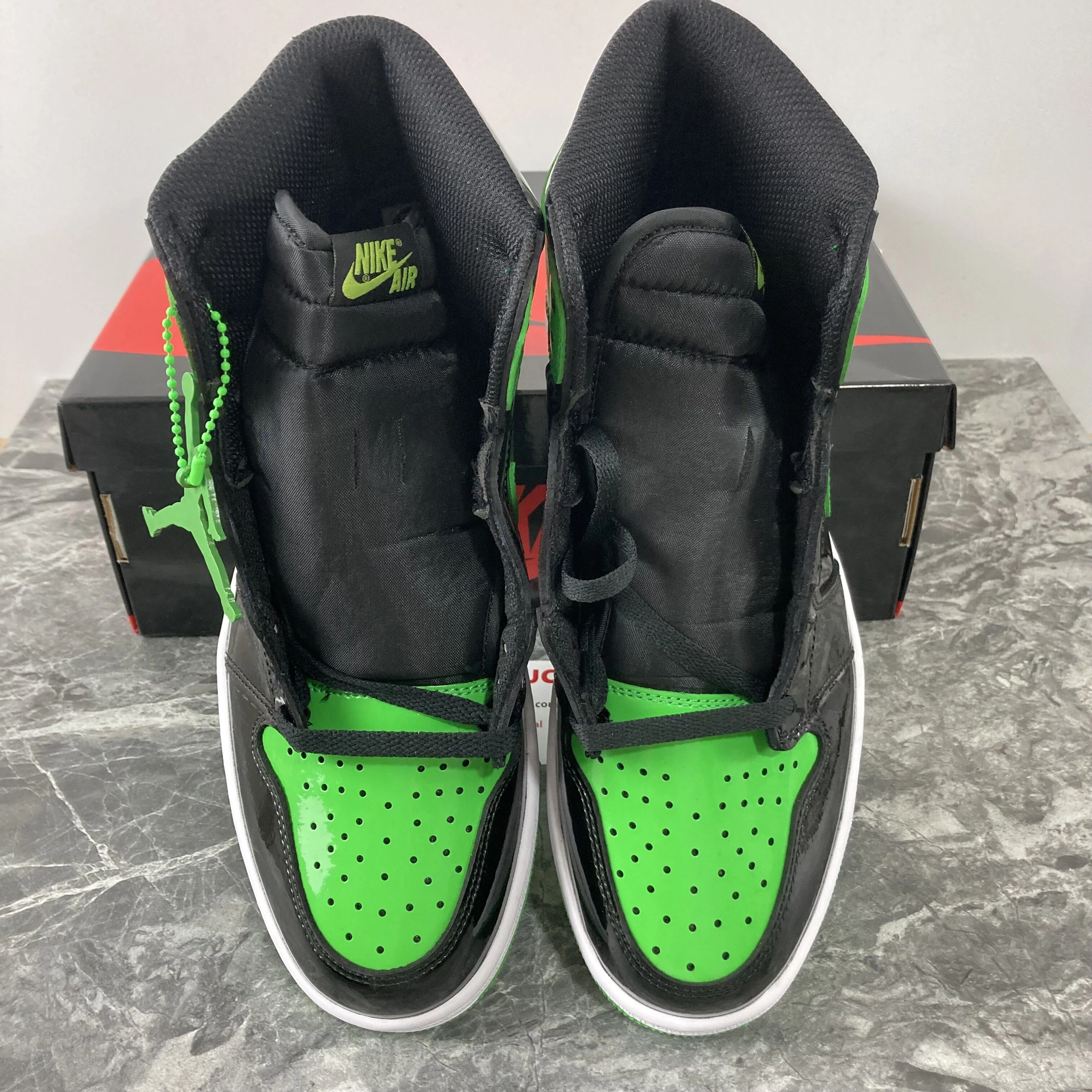 Seasonal Air Jordan 1 Retro OG 555088- 1677