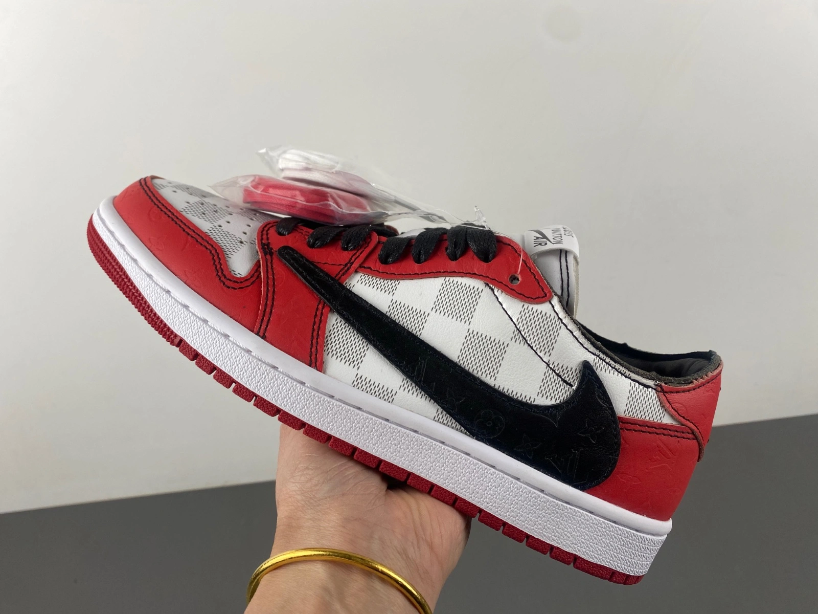 ZipUp Air Jordan 1 Travis Scott L*V MK20240416- 1408