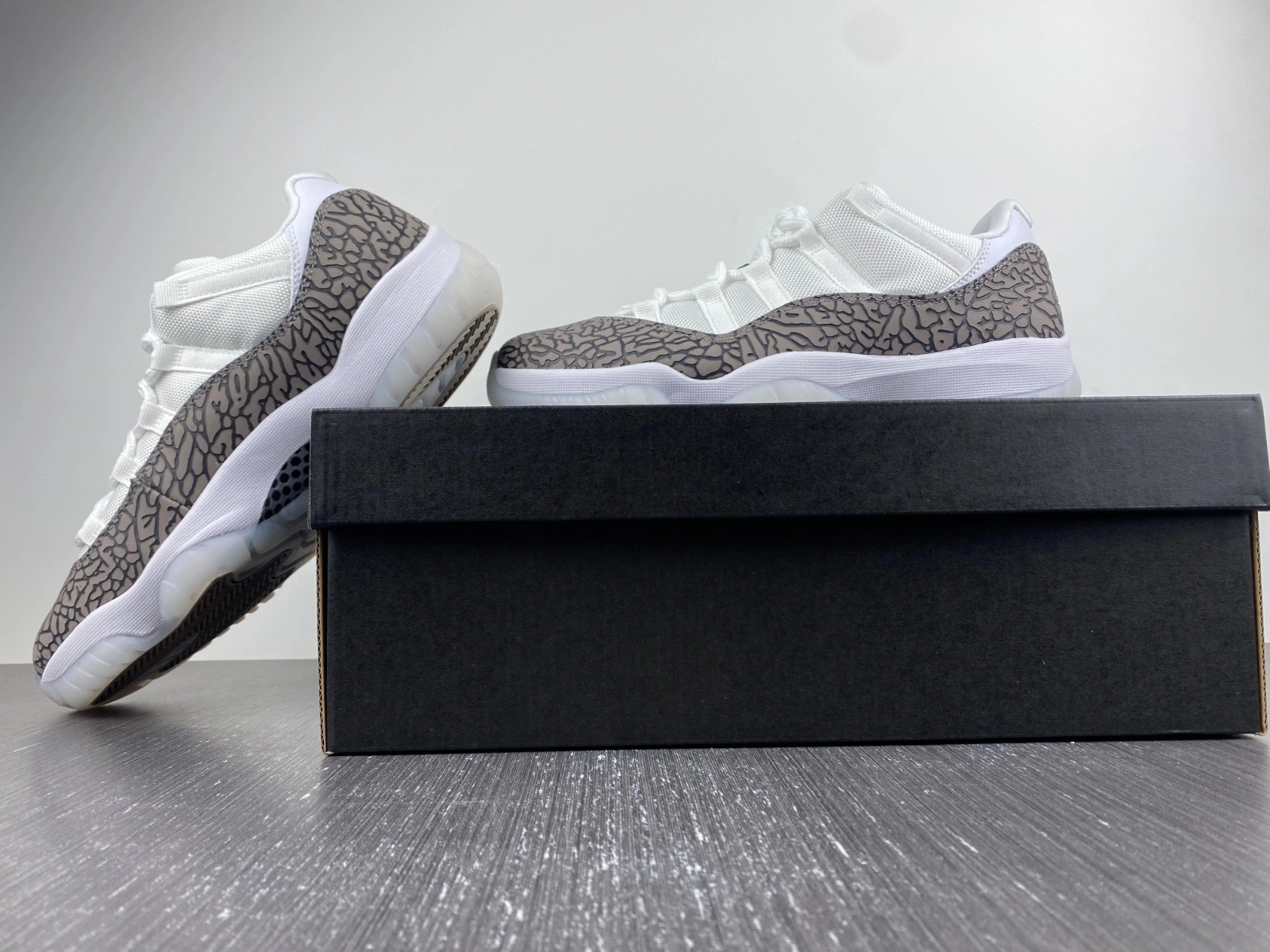Air Jordan 11 Low Grey Crack AV2187- TravelReady 2191
