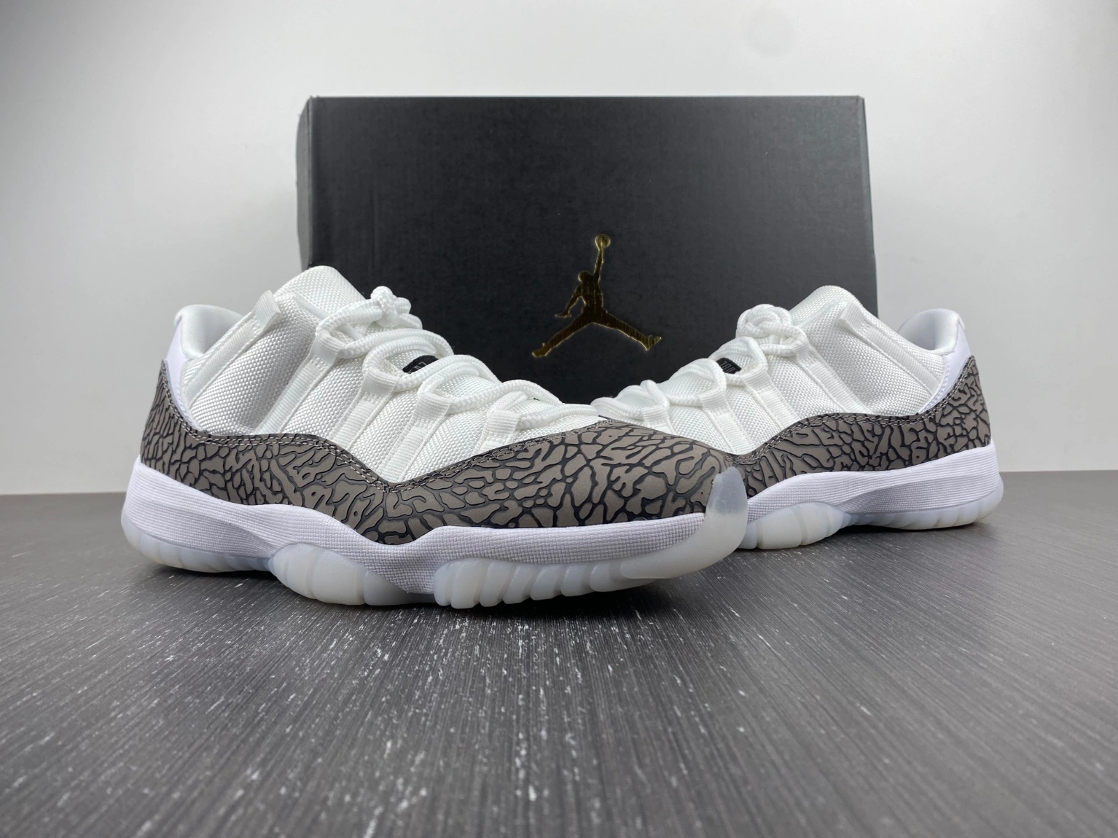 Air Jordan 11 Low Grey Crack AV2187- TravelReady 2191