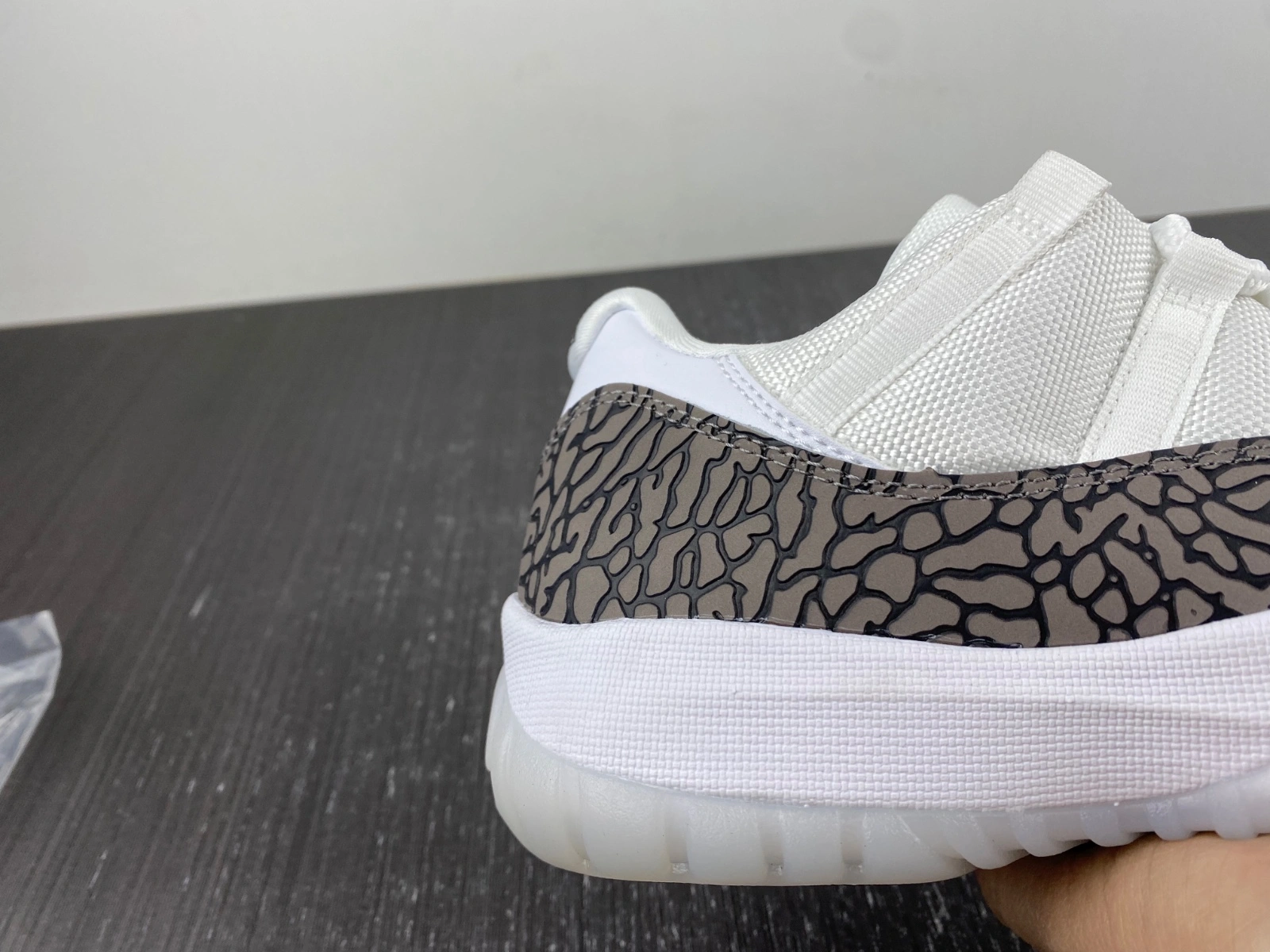 Air Jordan 11 Low Grey Crack AV2187- TravelReady 2191