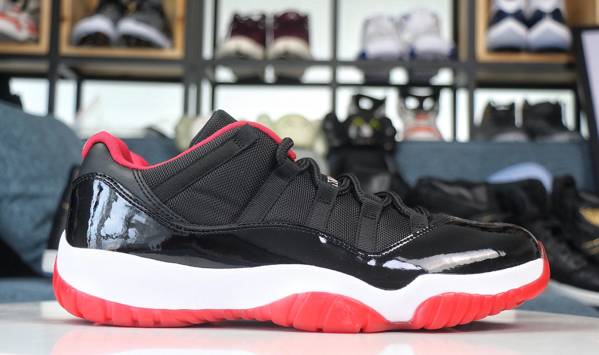 Air Jordan 11 Retro Low Bred 528895- Snug 2207