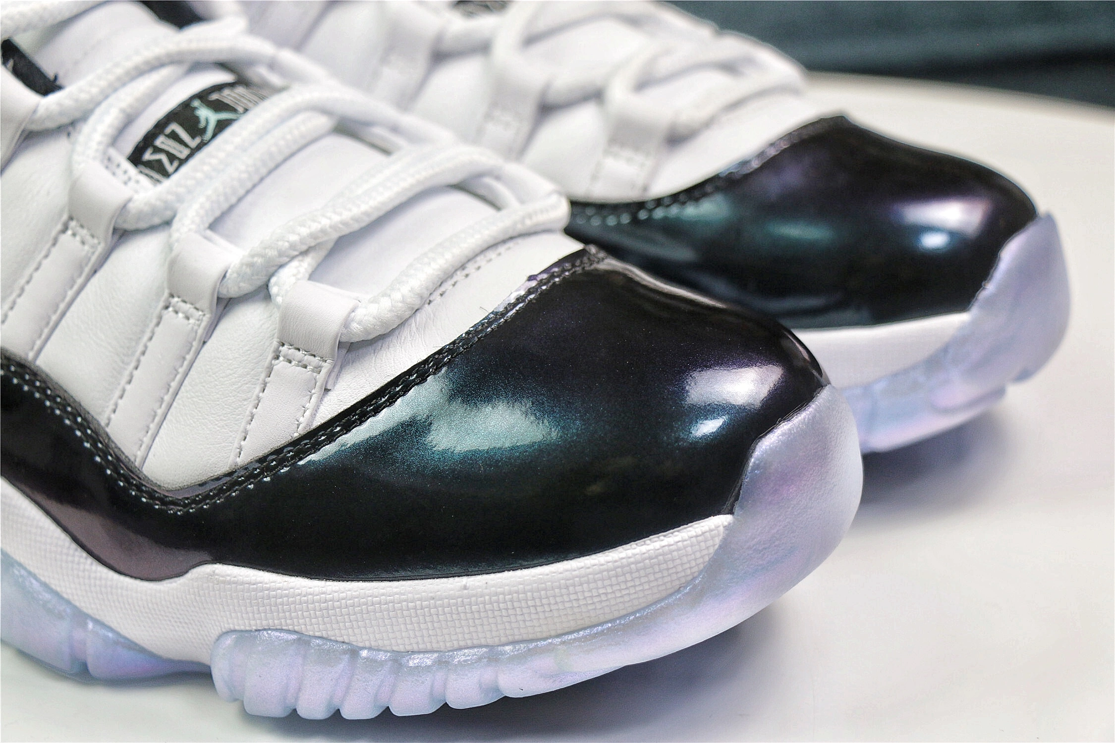 MultiPurpose Air Jordan 11 Retro Low Iridescent 528895- 2206