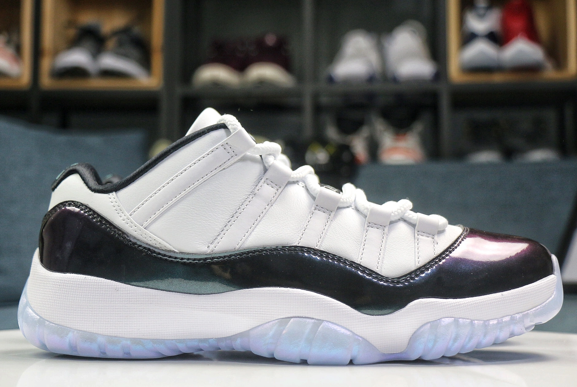 MultiPurpose Air Jordan 11 Retro Low Iridescent 528895- 2206