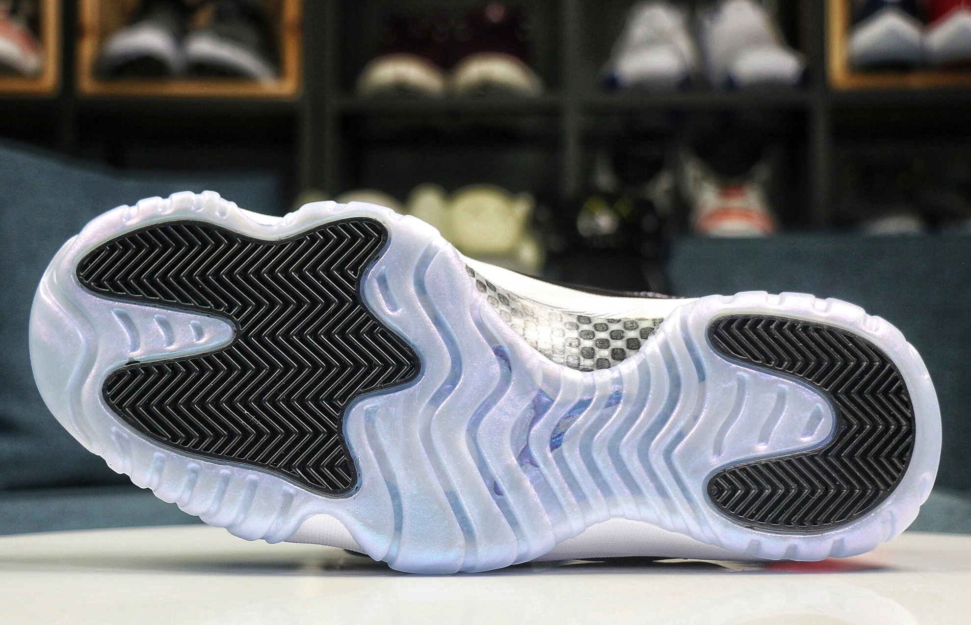 MultiPurpose Air Jordan 11 Retro Low Iridescent 528895- 2206