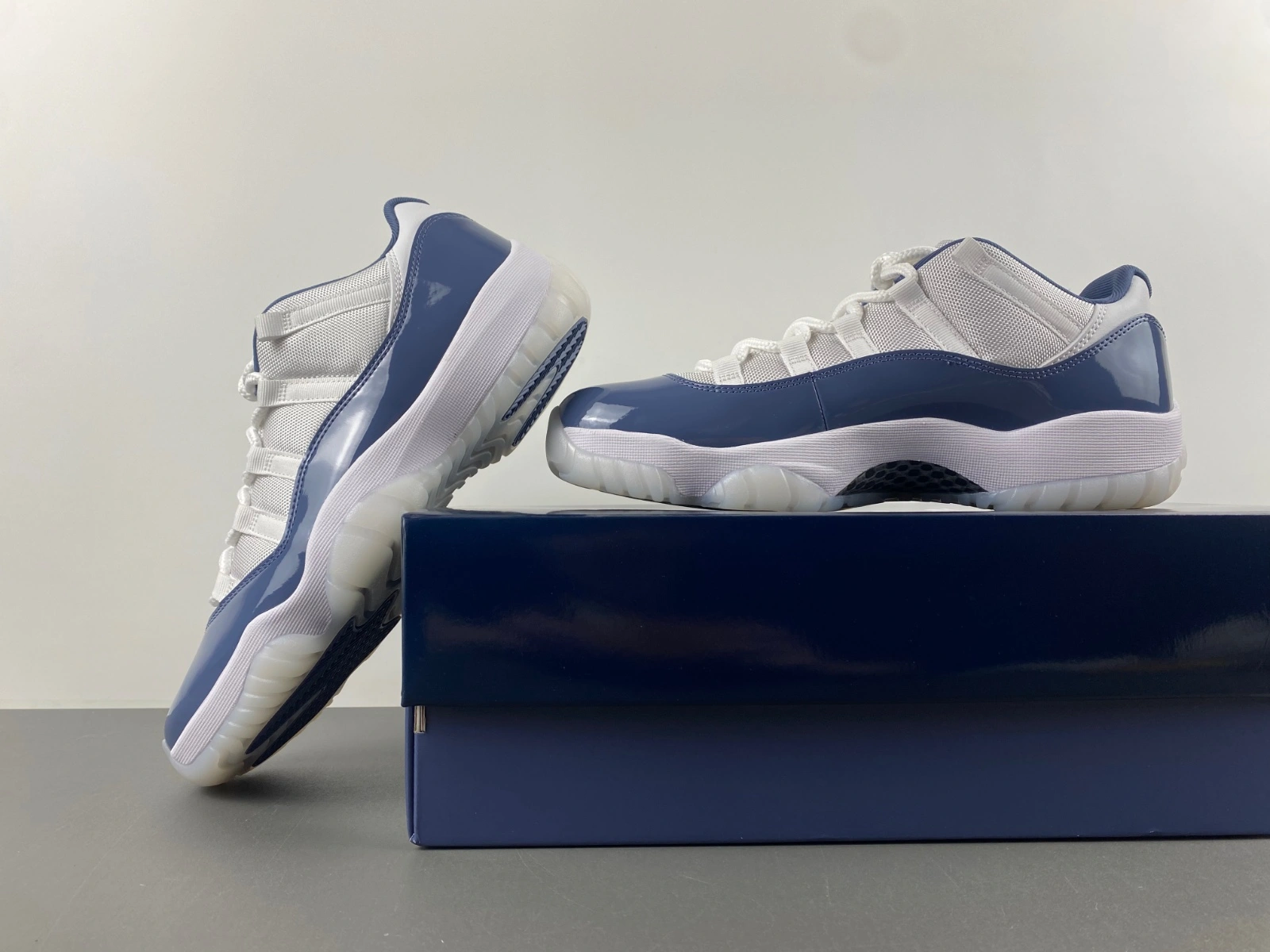 SmoothTexture Air Jordan 11 Retro Low Midnight Navy FV5104- 2180