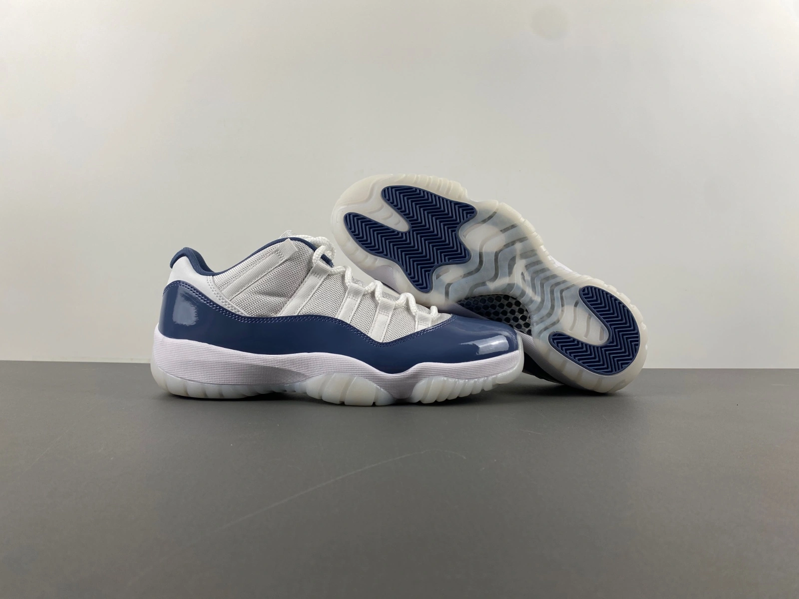 SmoothTexture Air Jordan 11 Retro Low Midnight Navy FV5104- 2180