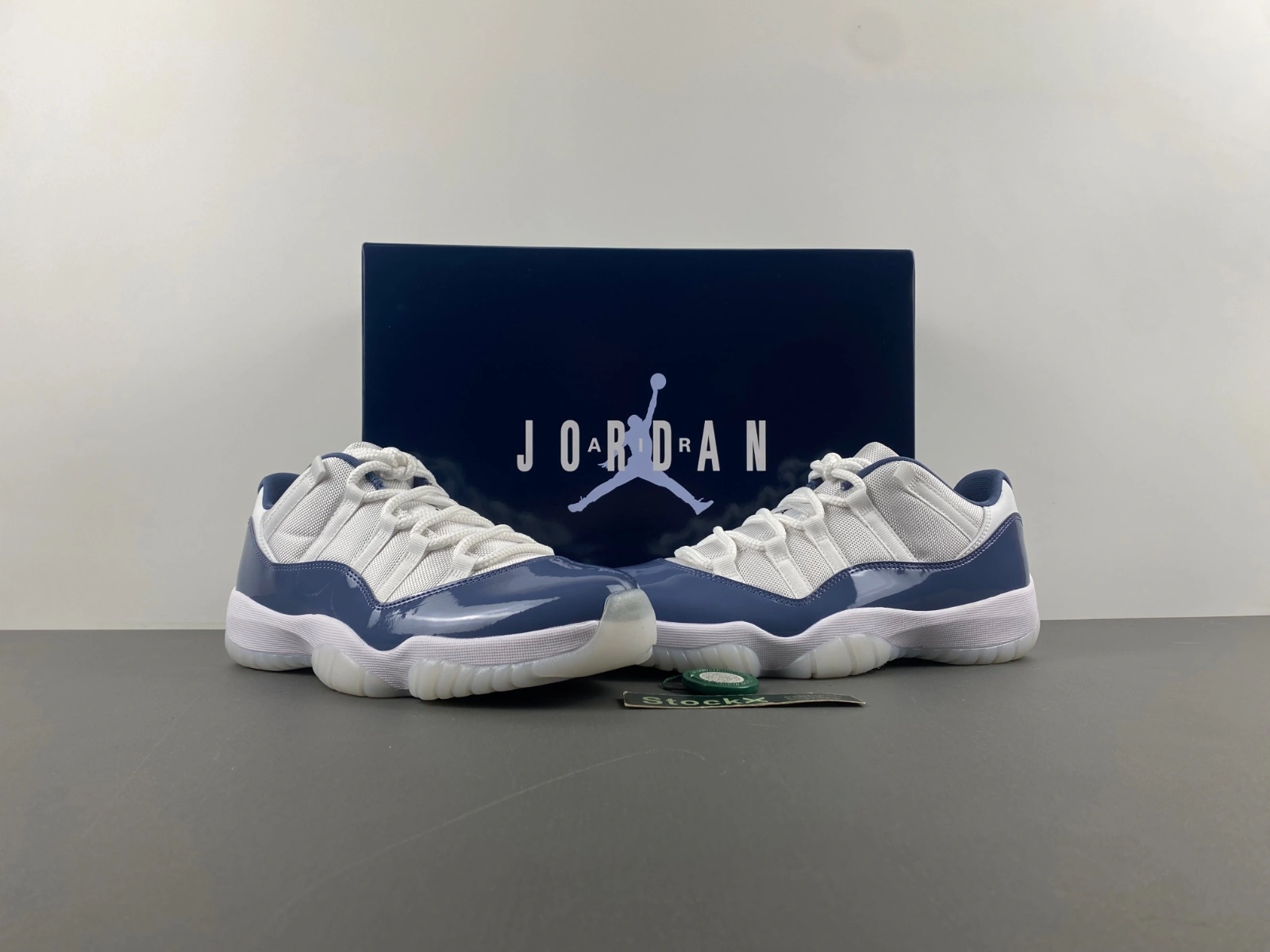 SmoothTexture Air Jordan 11 Retro Low Midnight Navy FV5104- 2180