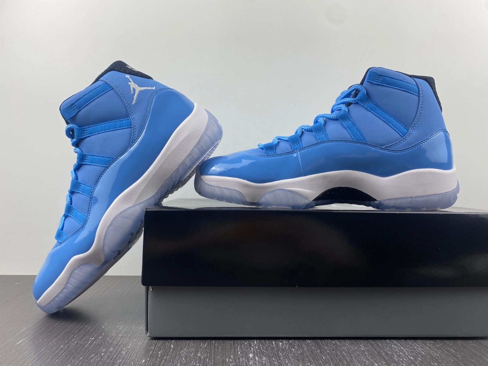 StreetReady Air Jordan 11 Ultimate Gift of Flight 717602- 2187