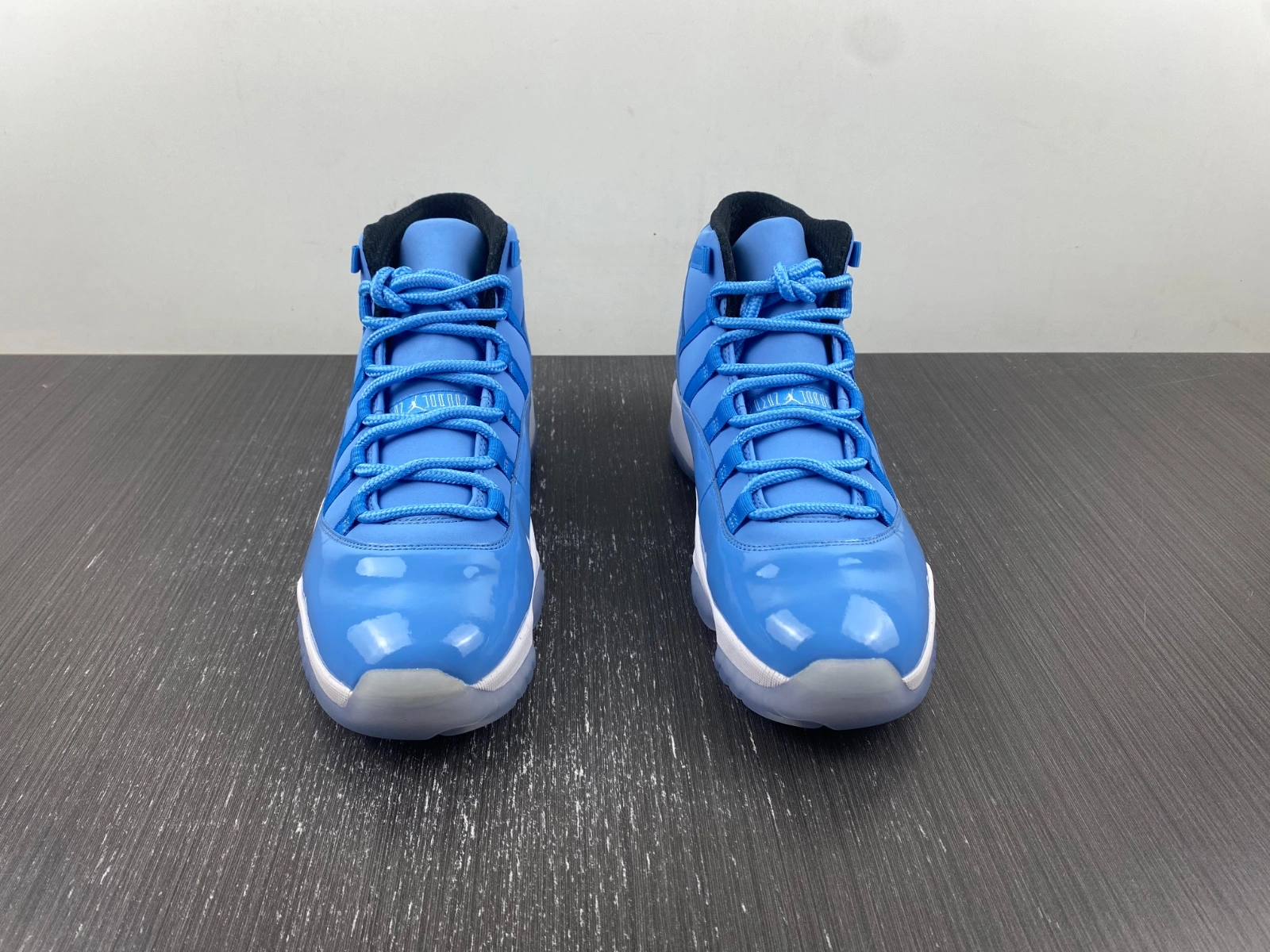 StreetReady Air Jordan 11 Ultimate Gift of Flight 717602- 2187
