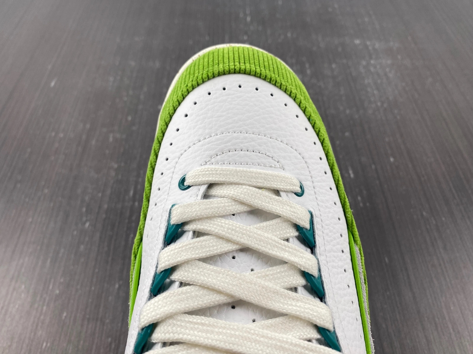 Contemporary Air Jordan 2 Retro Low TITAN DV6206- 1800