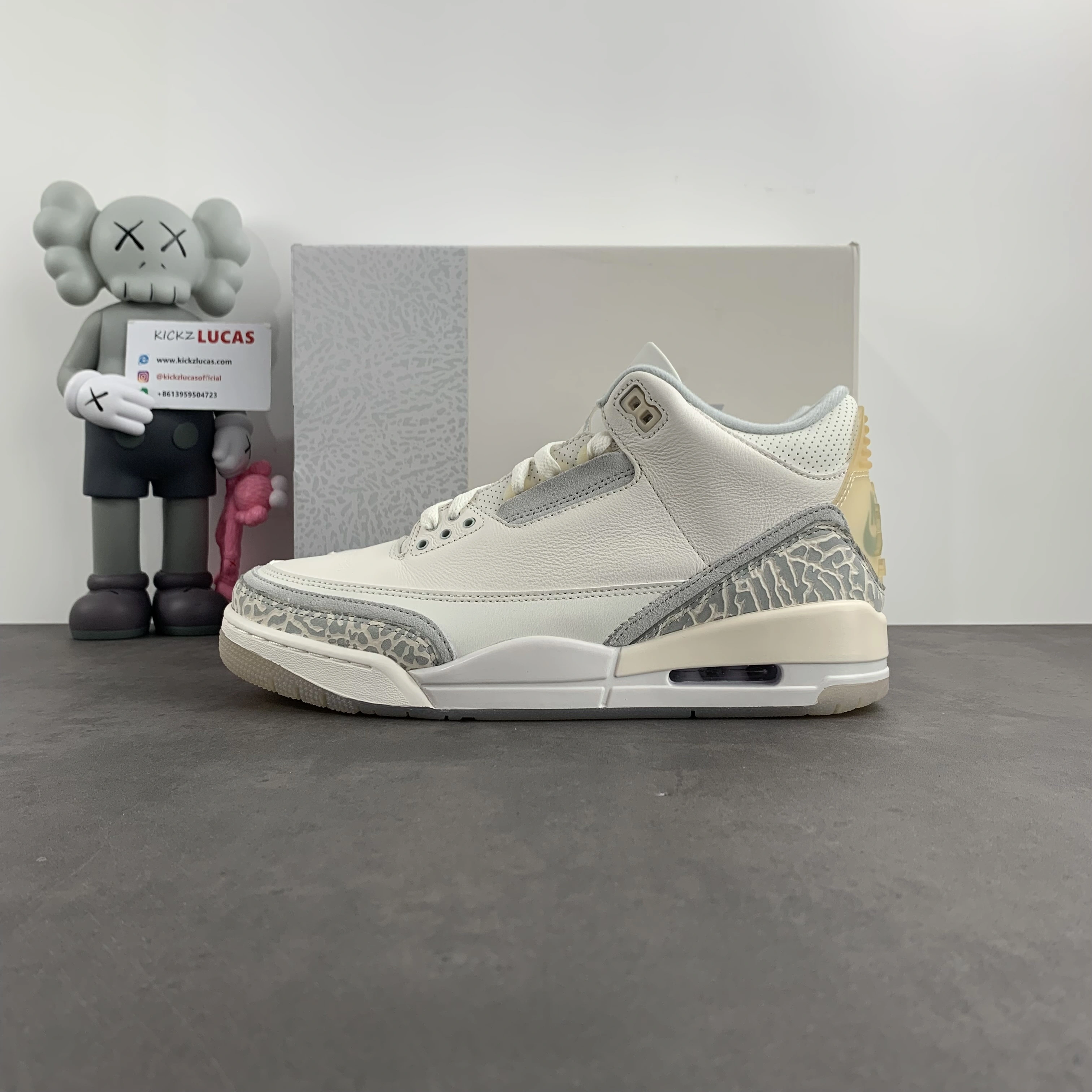 Sleek Air Jordan 3 Retro Craft Ivory FJ9479- 1824
