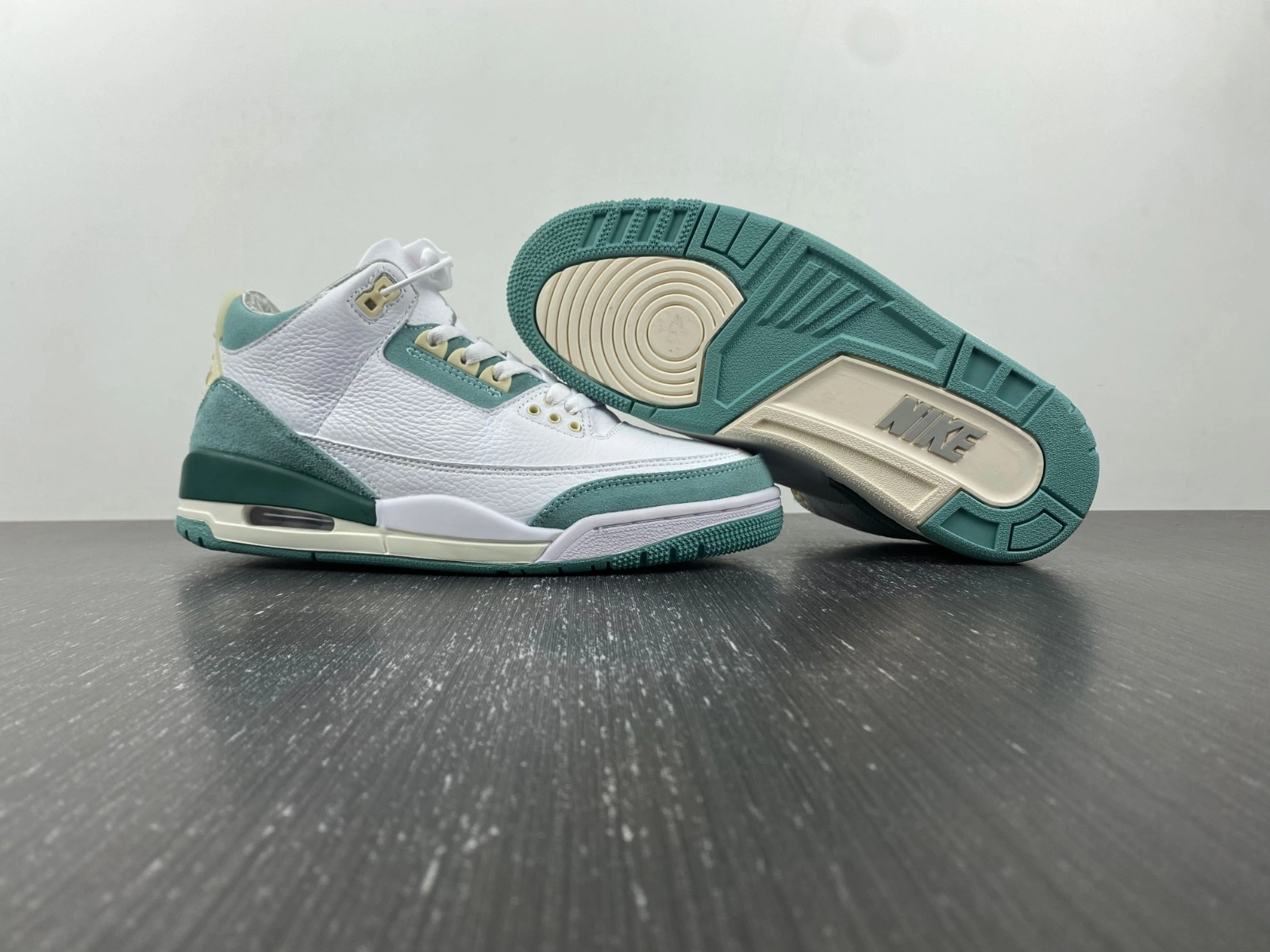 Air Jordan 3 Retro DT8532- RelaxedFit 1835