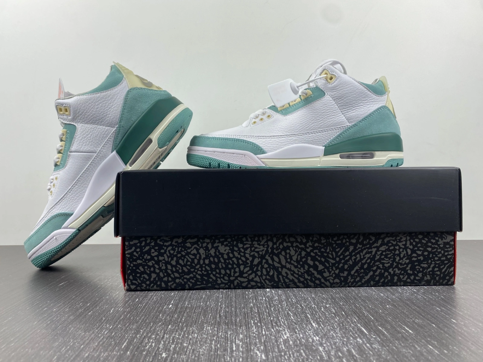 Air Jordan 3 Retro DT8532- RelaxedFit 1835
