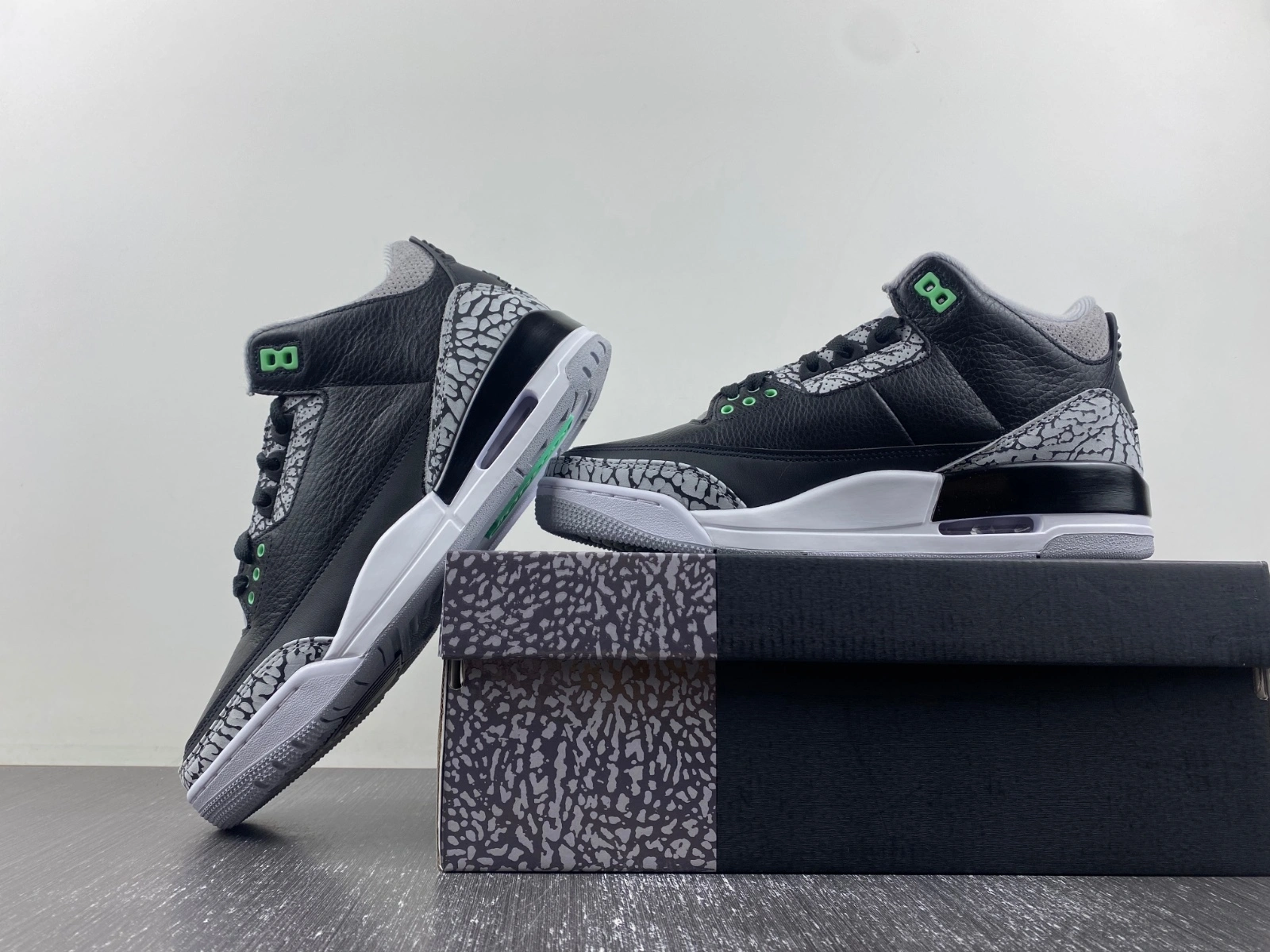 Colorful Air Jordan 3 Retro Green Glow CT8532- 1822