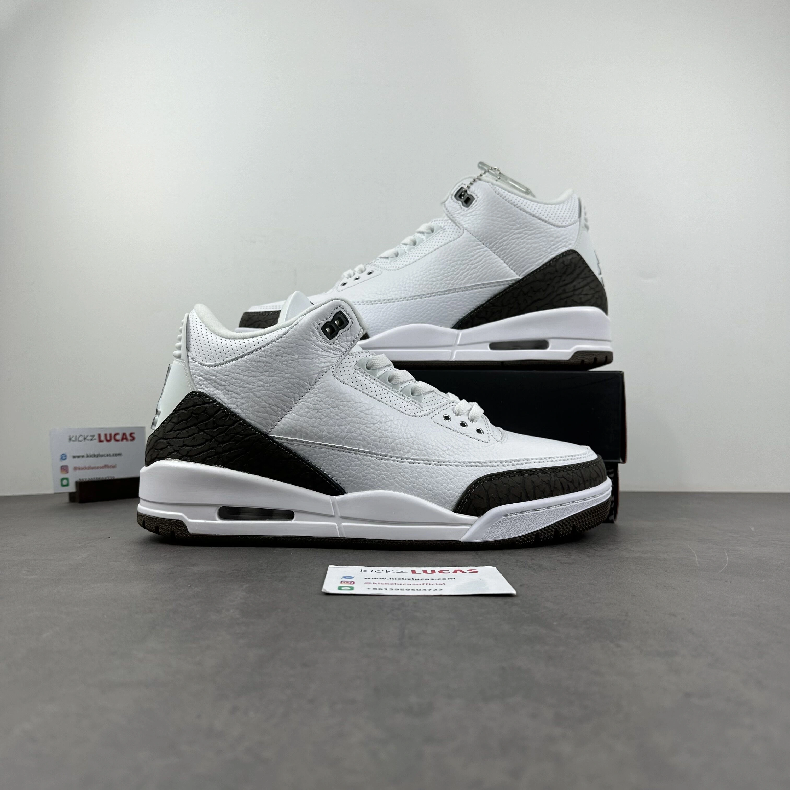 Packable Air Jordan 3 Retro Mocha 136064- 1874