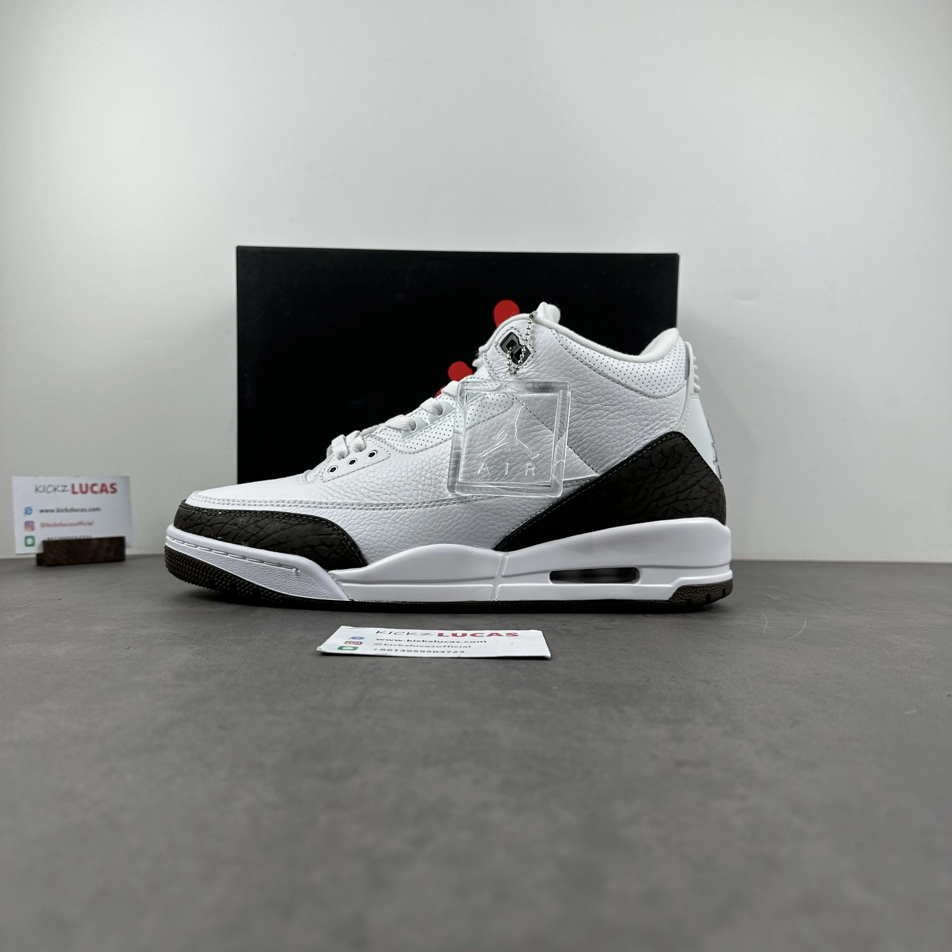 Packable Air Jordan 3 Retro Mocha 136064- 1874