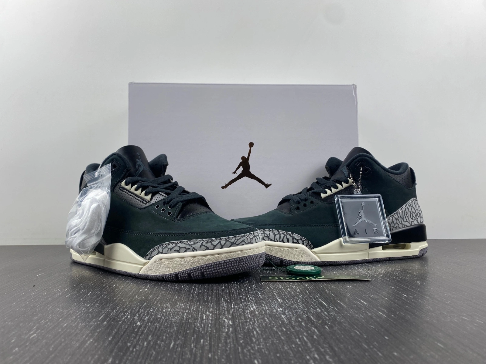 Supportive Air Jordan 3 Retro Off Noir CK9246- 1831