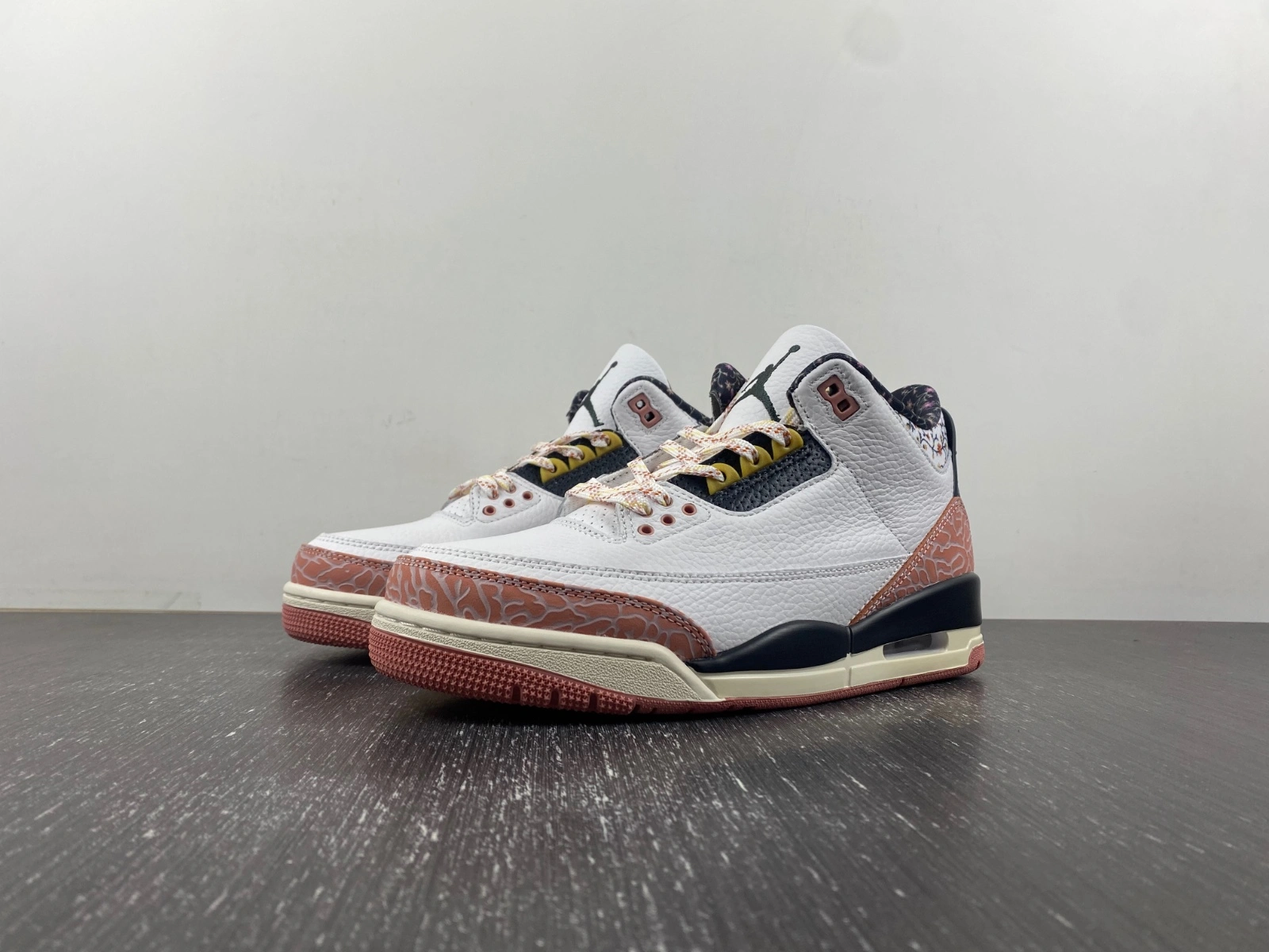 Air Jordan 3 Retro Vintage Floral 441140- Tailored 1821