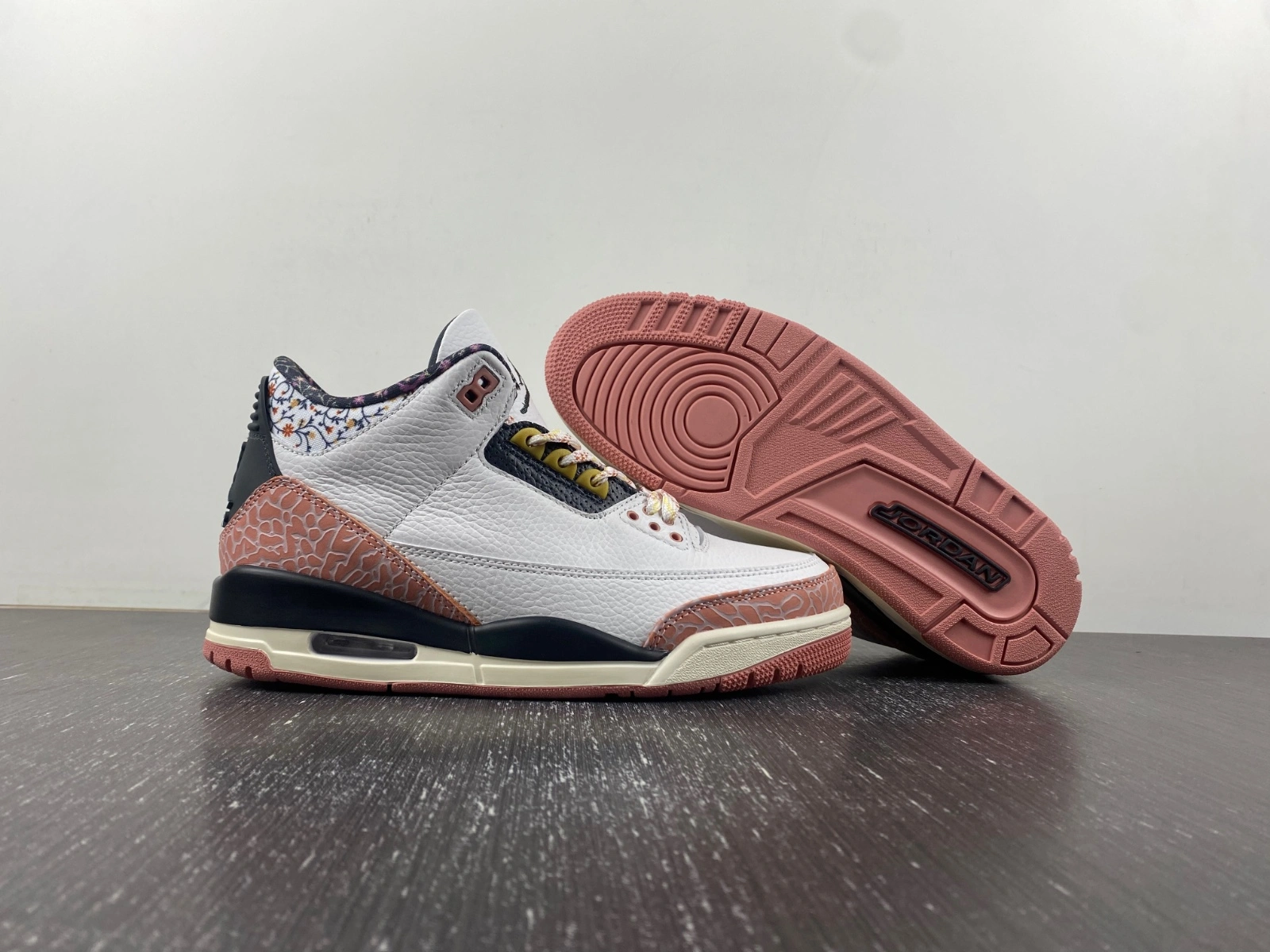 Air Jordan 3 Retro Vintage Floral 441140- Tailored 1821