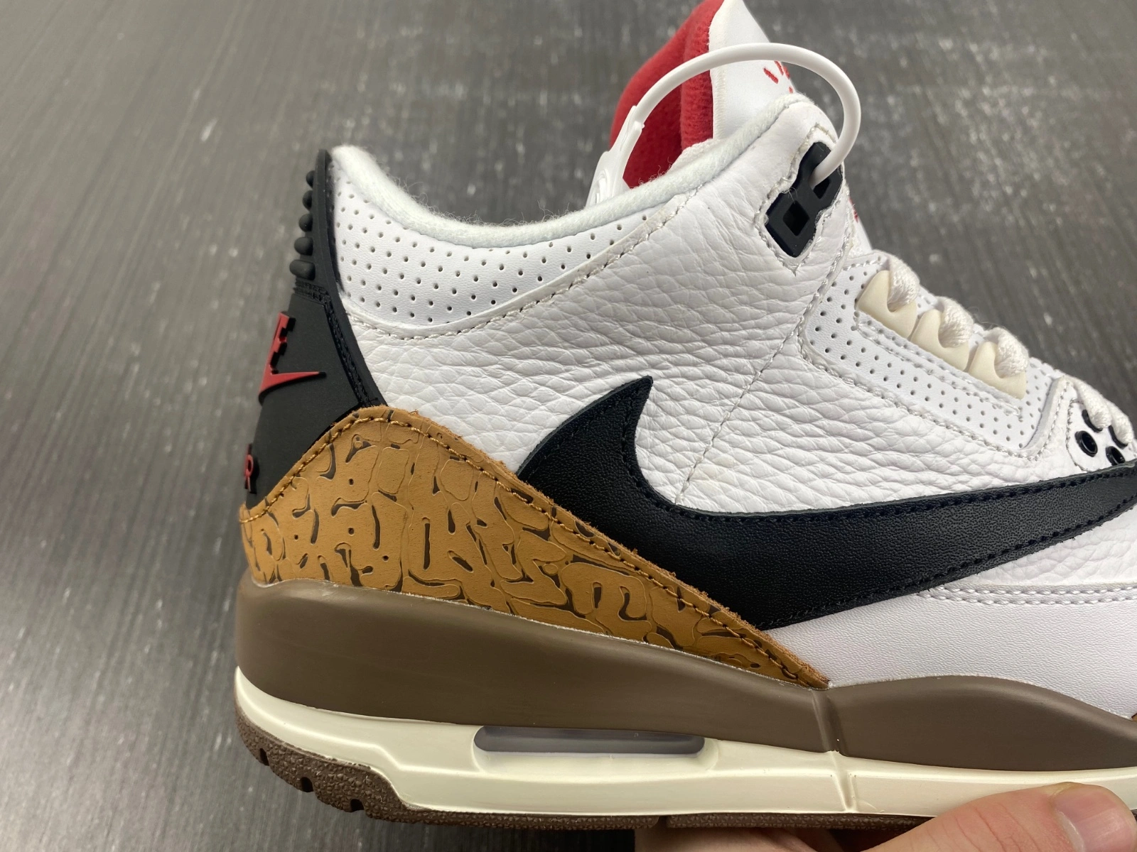 Sleek Air Jordan 3 Travis Scott Palomino CT8532- 1836