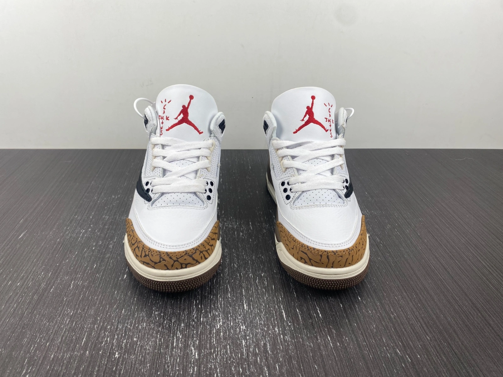 Sleek Air Jordan 3 Travis Scott Palomino CT8532- 1836