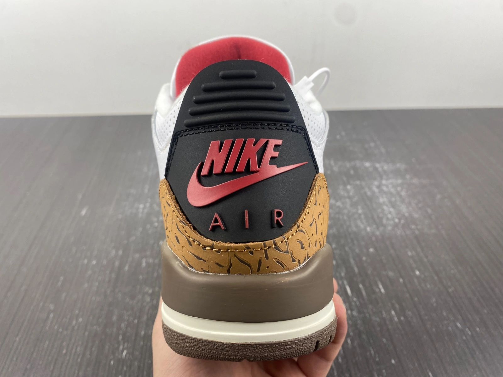 Sleek Air Jordan 3 Travis Scott Palomino CT8532- 1836
