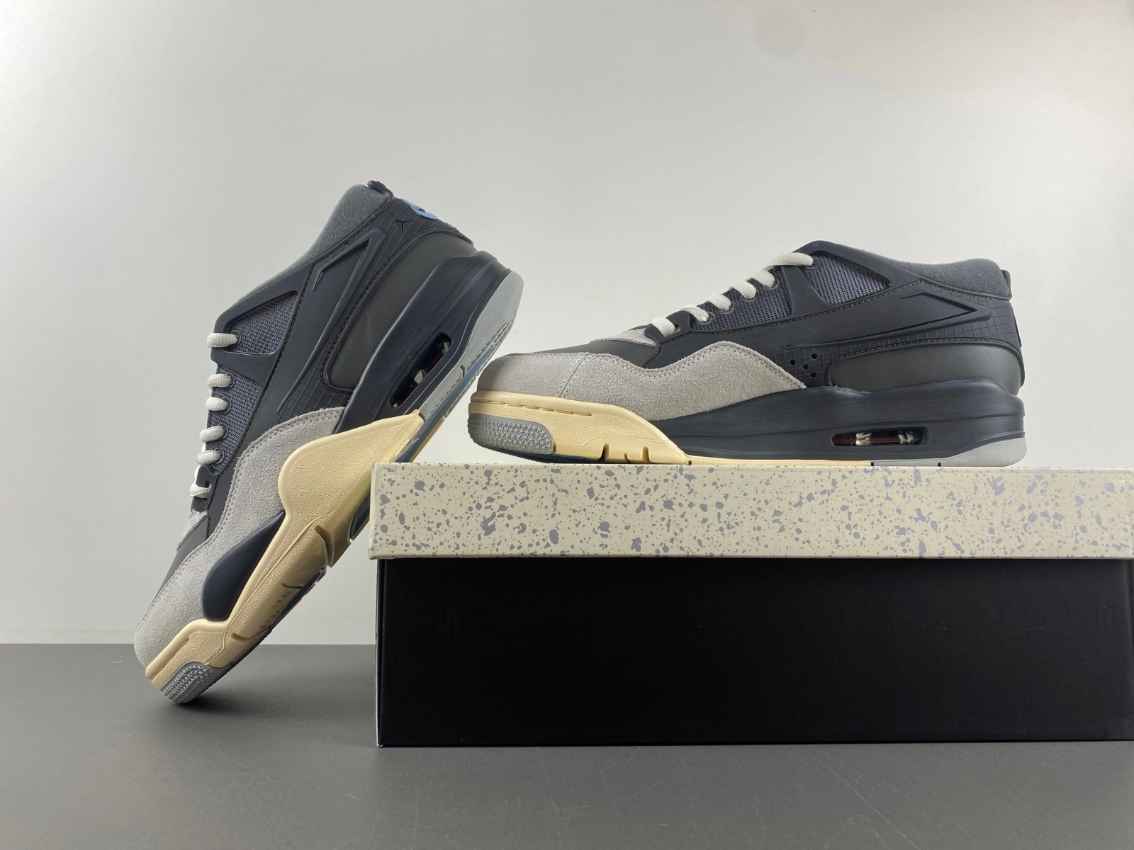 StreetReady Air Jordan 4 RM Iron Grey FQ7939- 1911