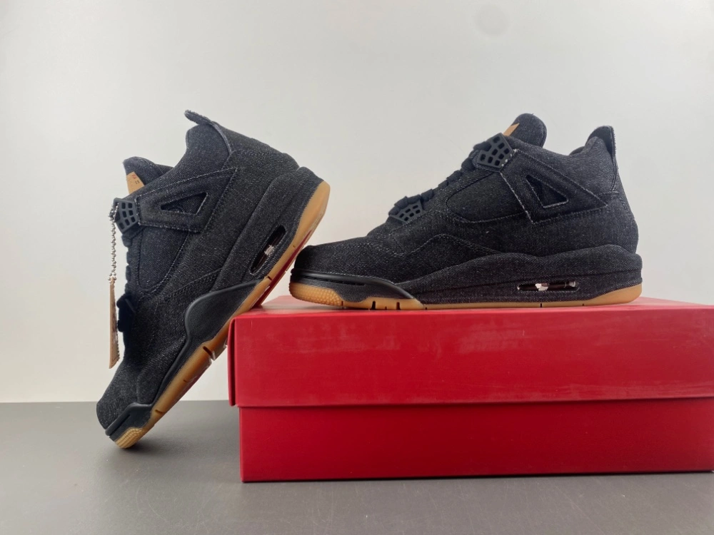 Air Jordan 4 Retro Levi's Black AO2571 MultiPurpose 1904