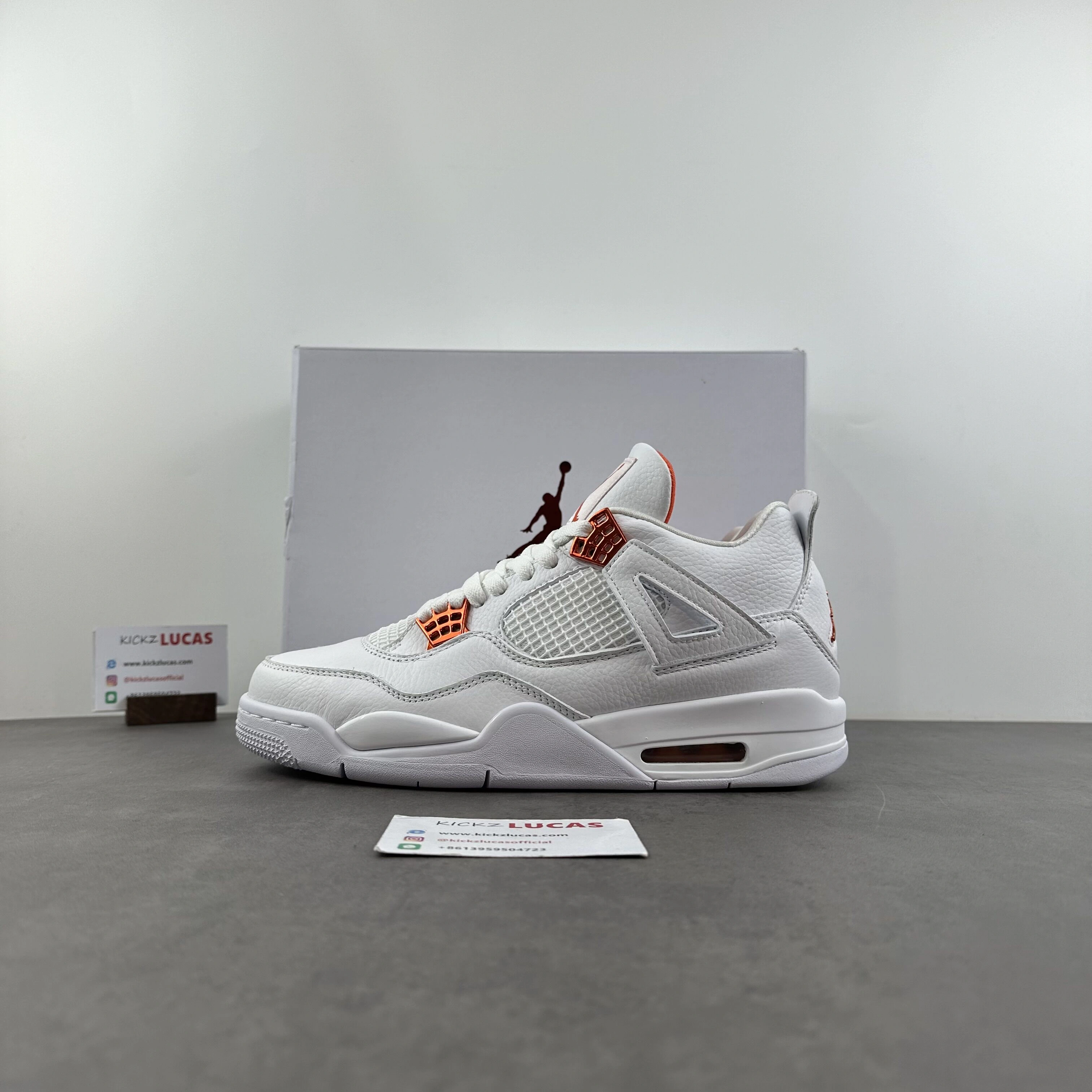Bright Air Jordan 4 Retro Metallic Orange CT8527- 2026