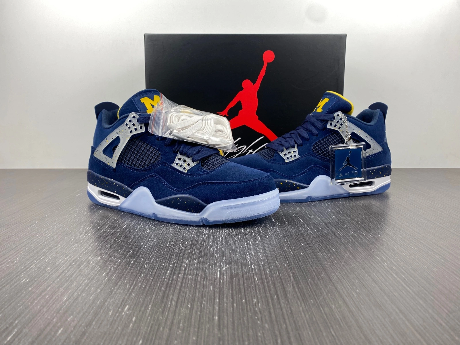 Air Jordan 4 Retro Michigan (PE) AJ4- EyeCatching 1976