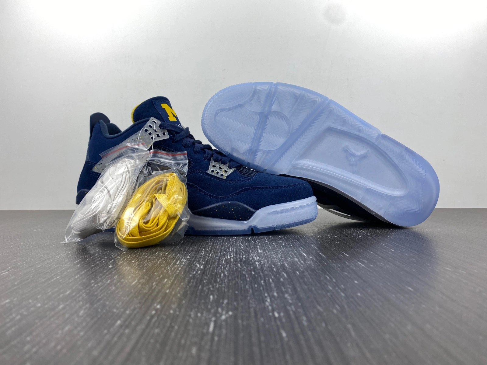 Air Jordan 4 Retro Michigan (PE) AJ4- EyeCatching 1976
