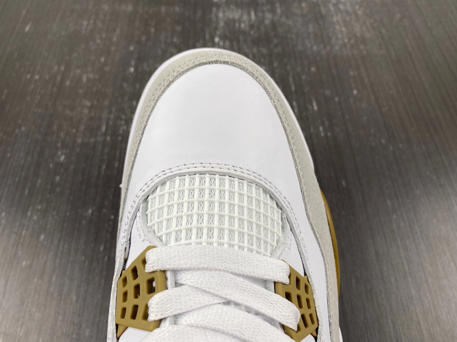 Breathable Air Jordan 4 Retro SB Pine Glod DR5415- 1961
