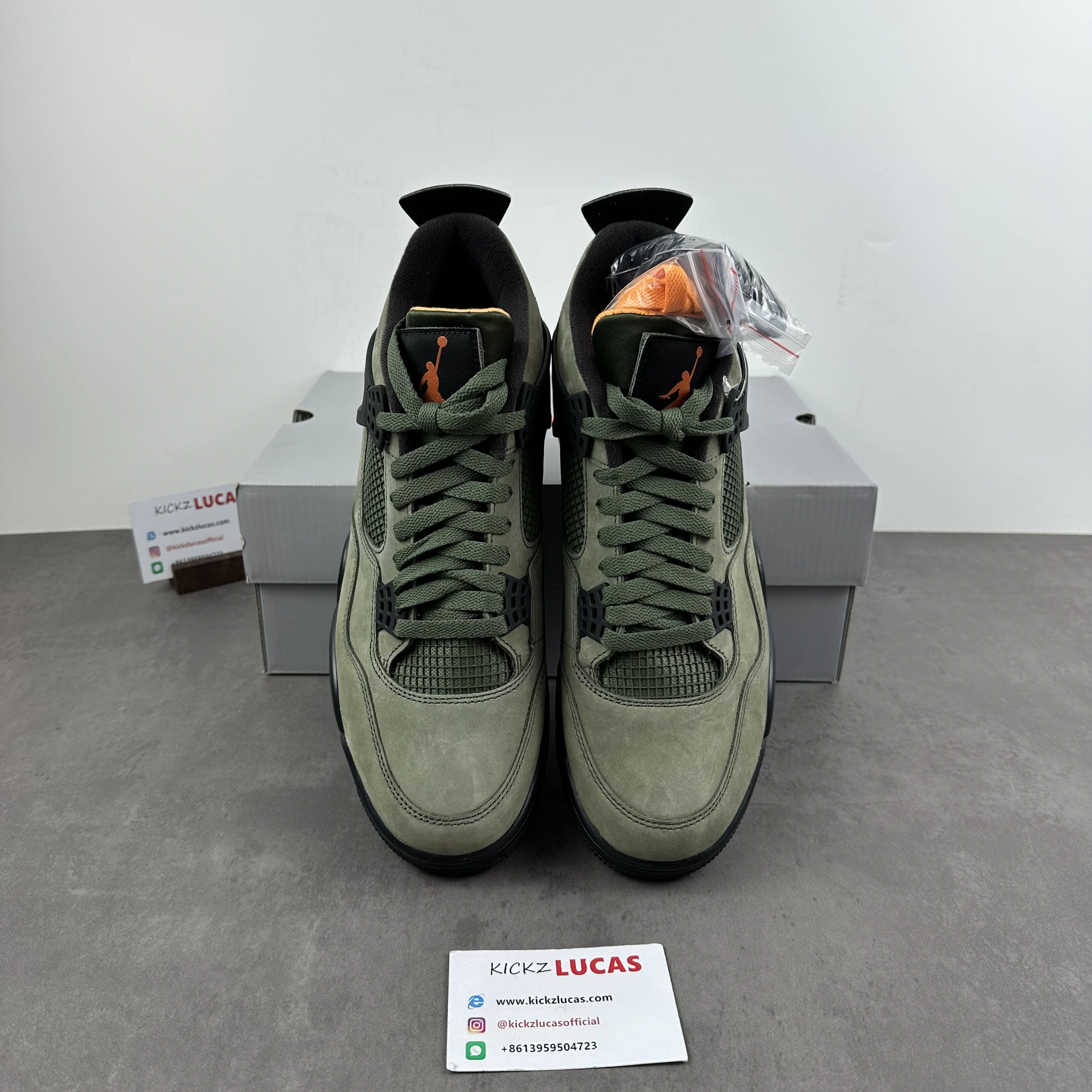 Air Jordan 4 Retro Undefeated Trendy 1943