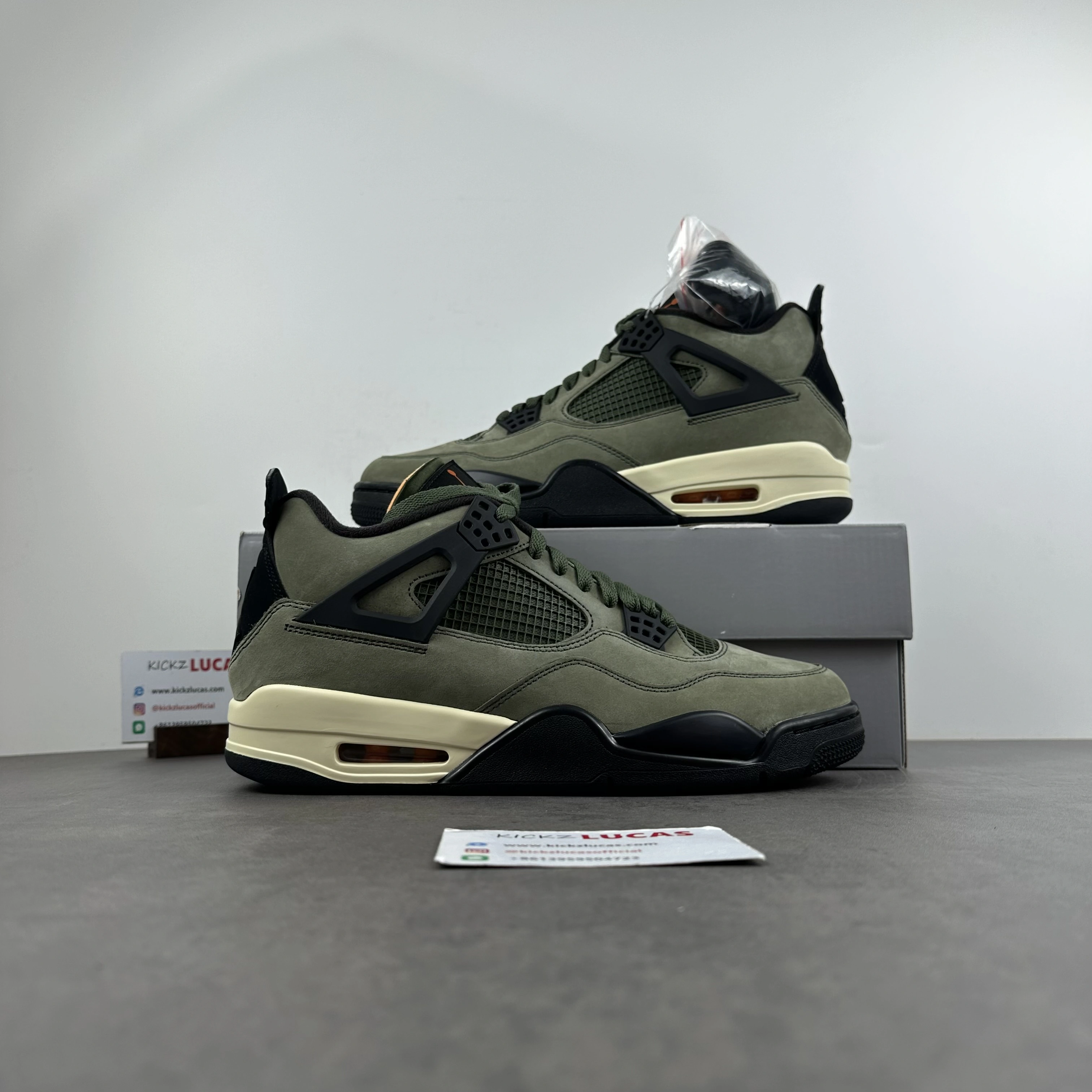 Air Jordan 4 Retro Undefeated Trendy 1943