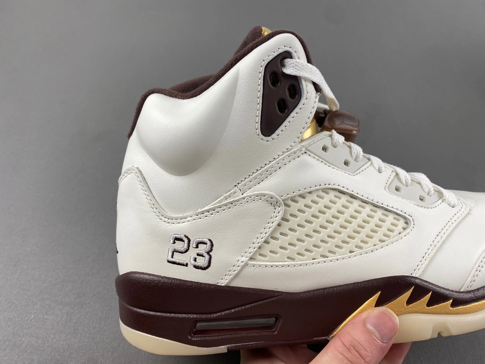 RelaxedFit Air Jordan 5 Retro Earth DD9336- 2049
