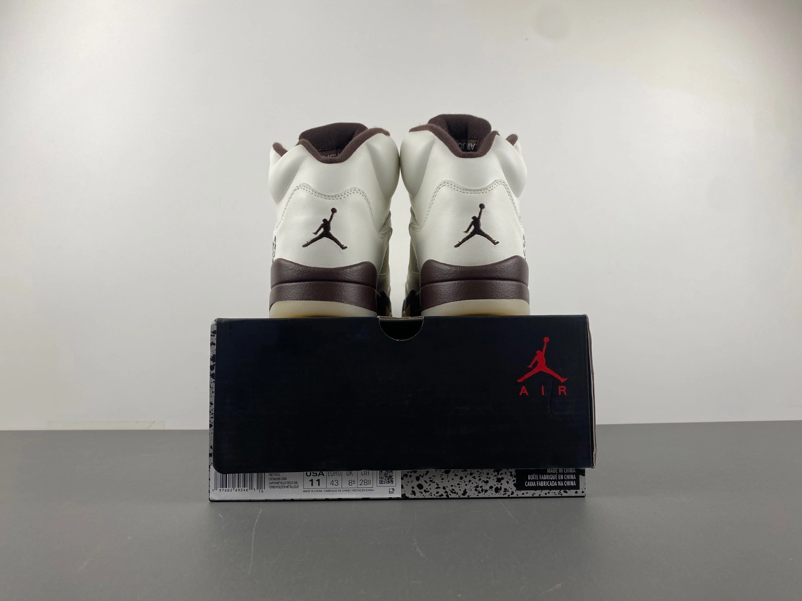 RelaxedFit Air Jordan 5 Retro Earth DD9336- 2049