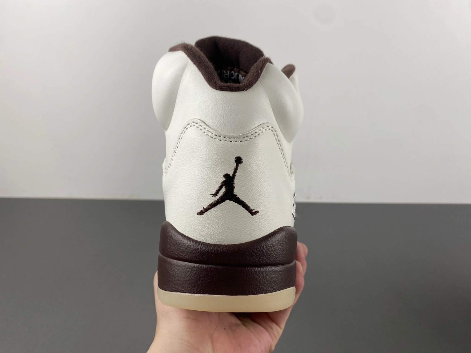 RelaxedFit Air Jordan 5 Retro Earth DD9336- 2049