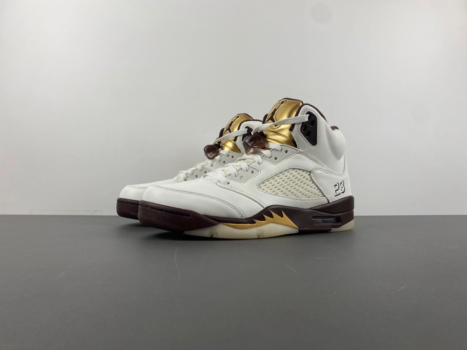 RelaxedFit Air Jordan 5 Retro Earth DD9336- 2049