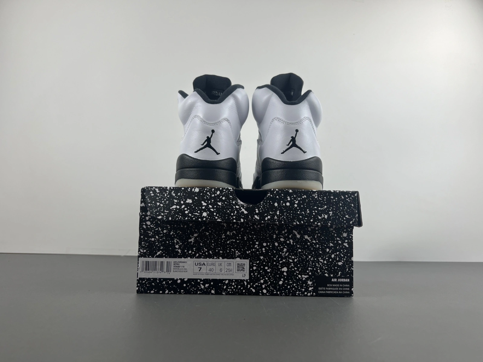 Upgraded Air Jordan 5 Retro Reverse Metallic DD0587- 2051