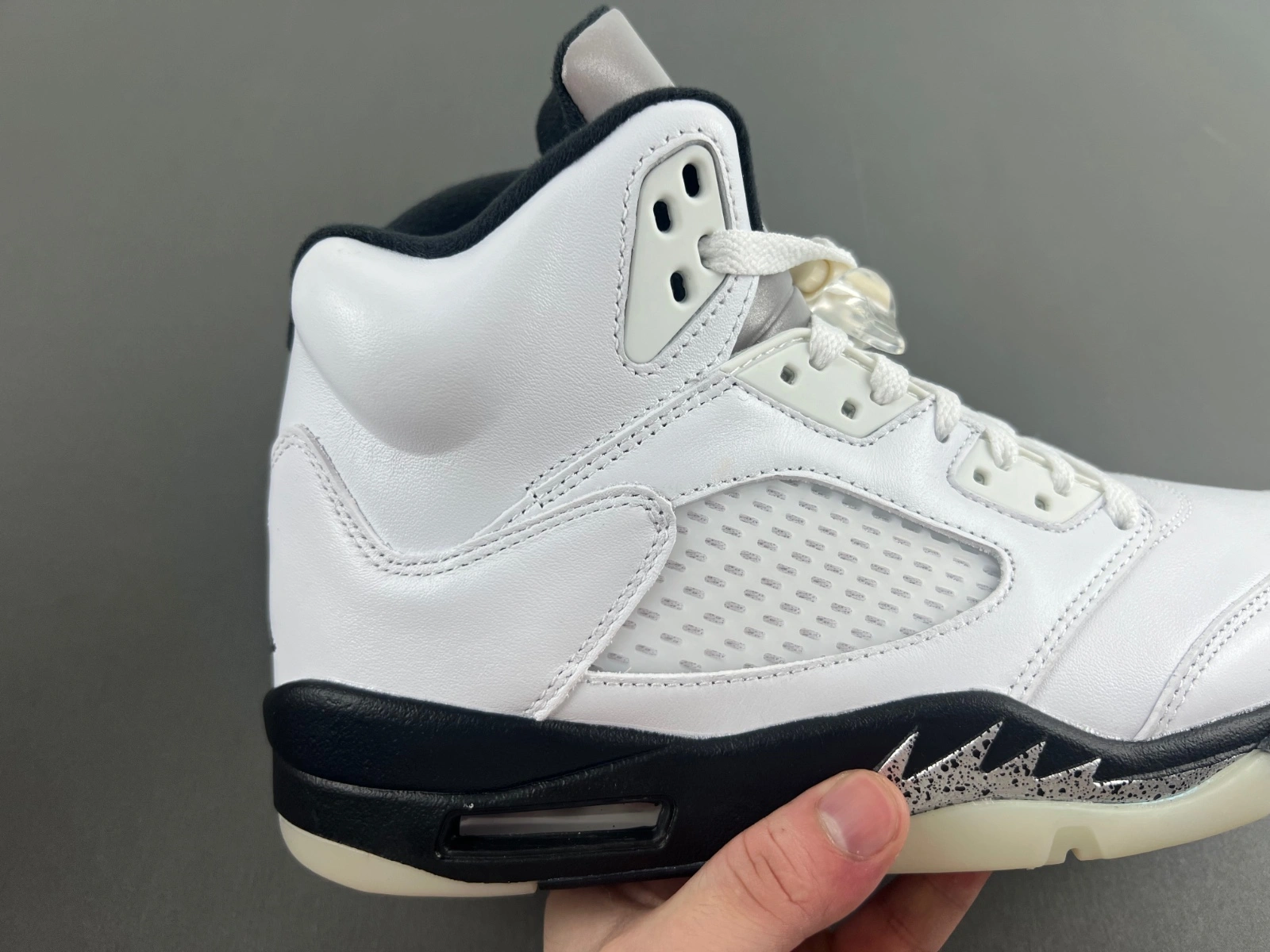 Upgraded Air Jordan 5 Retro Reverse Metallic DD0587- 2051